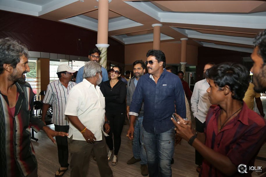 Jakkanna-Movie-Team-Visited-Hyderabad-Theaters